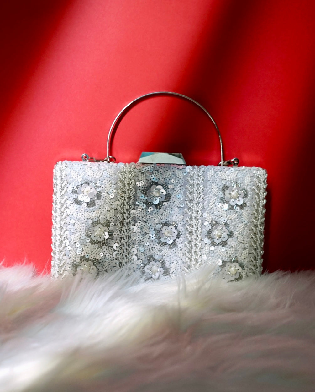 Sequin clutch
