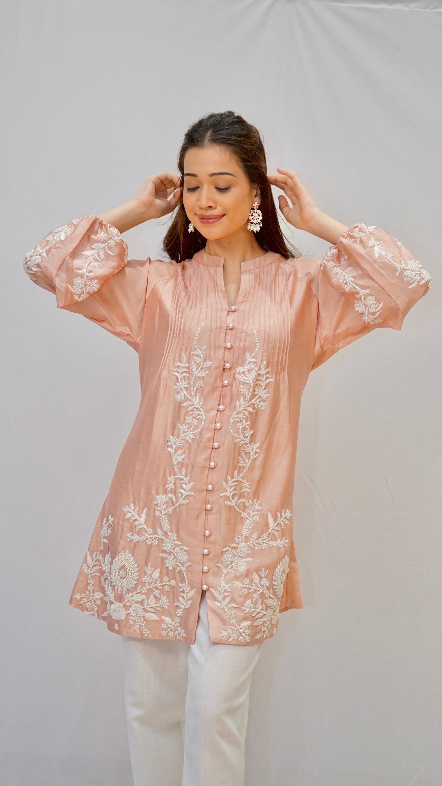 peach white work top