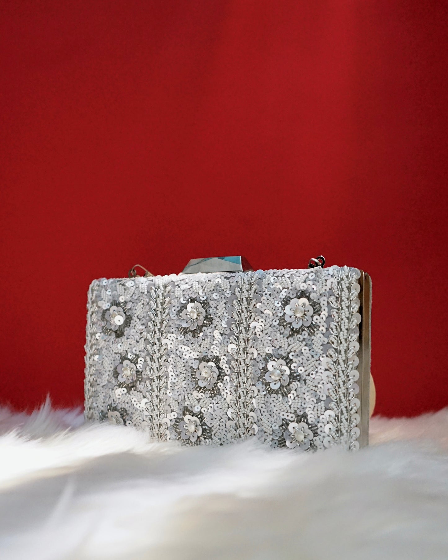 Sequin clutch